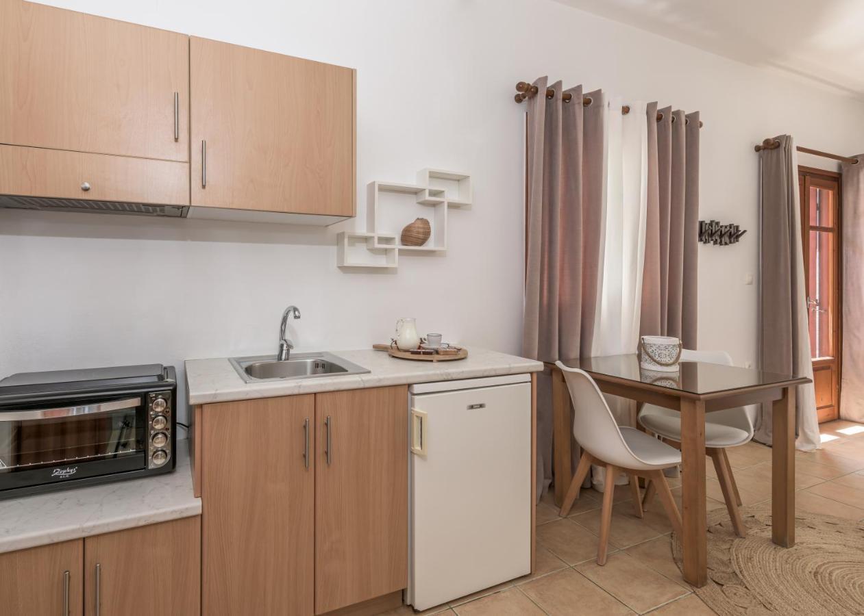 Mantelena Studios & Family Apartments Pollonia Extérieur photo
