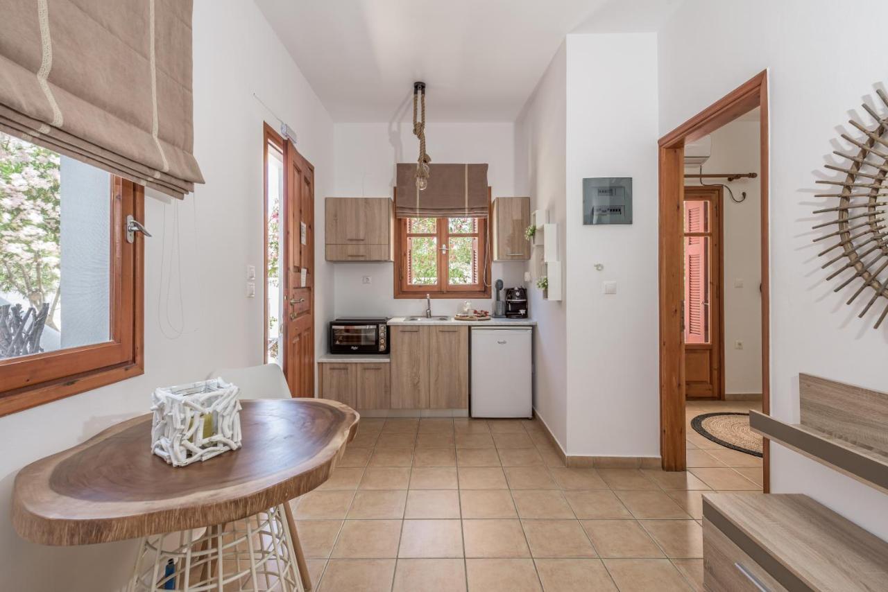 Mantelena Studios & Family Apartments Pollonia Extérieur photo