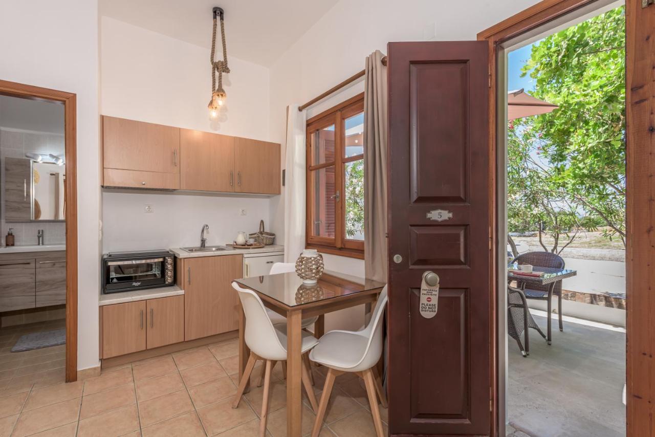 Mantelena Studios & Family Apartments Pollonia Extérieur photo